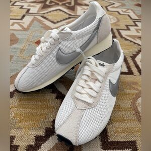 Nike LD-1000 Women’s Shoes Sneakers New